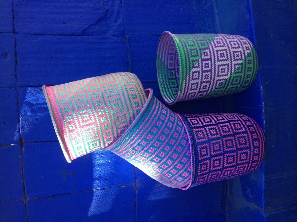 Tenate de palme in beautiful colours, palm baskets woven by hand